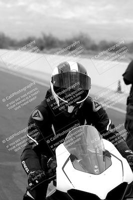 media/Mar-20-2023-Moto Forza (Mon) [[d0bbc59e78]]/Around the Pits/